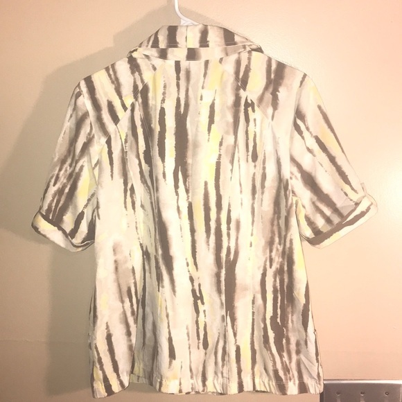Zenergy Chico’s Animal Print Short Sleeve Jacket - Picture 6 of 8